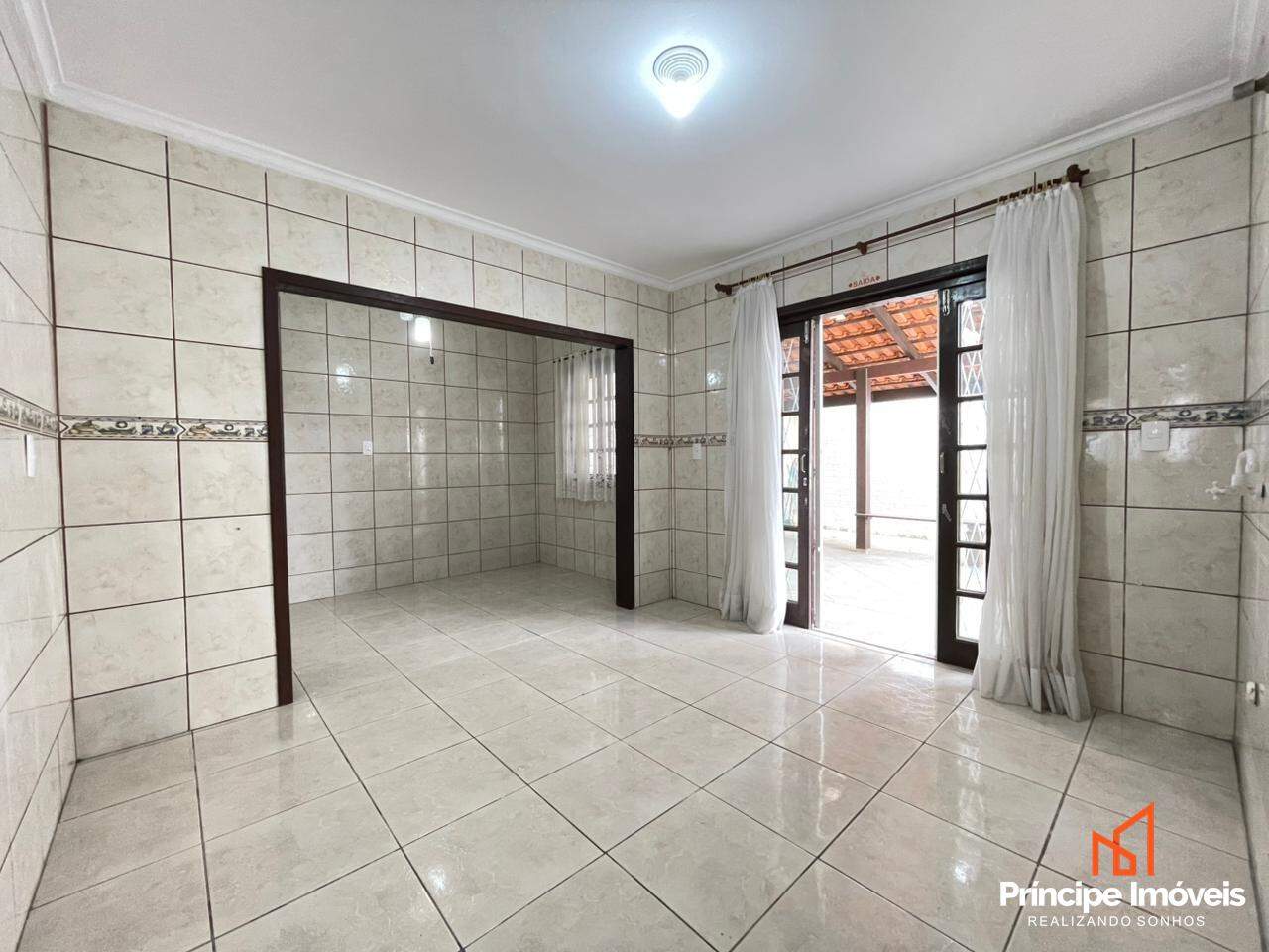 Casa à venda em Joinville, Guanabara, 4 quartos: 