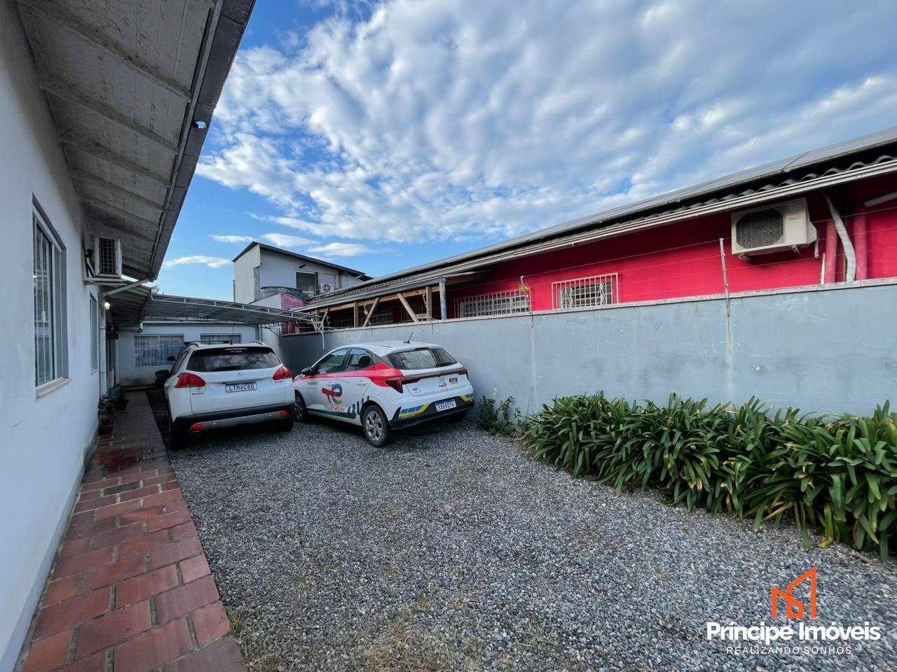 Casa à venda em Joinville, Bucarein, 4 quartos: 