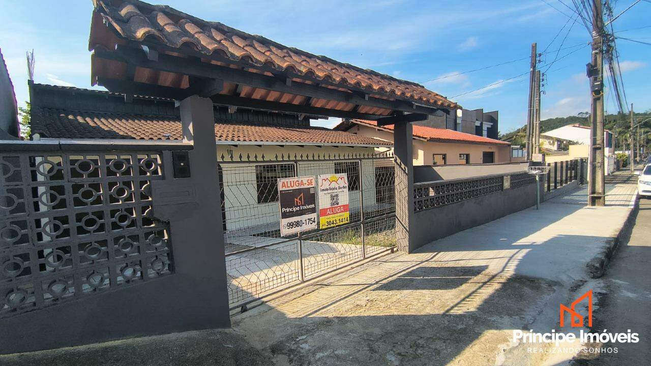 Casa para aluguel em Joinville, Nova Brasília, 4 quartos: 