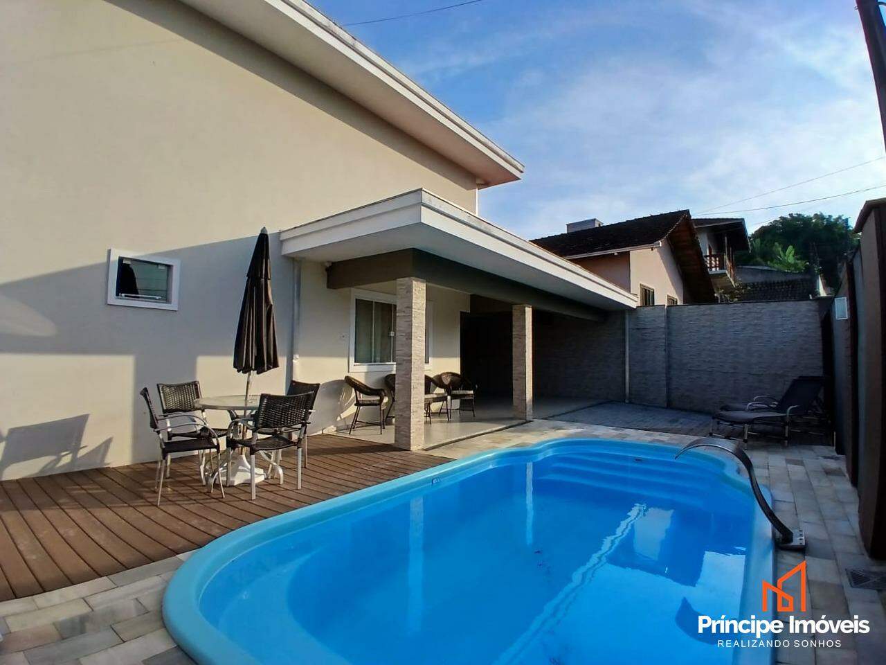 Casa à venda em Joinville, Floresta, 3 quartos: 