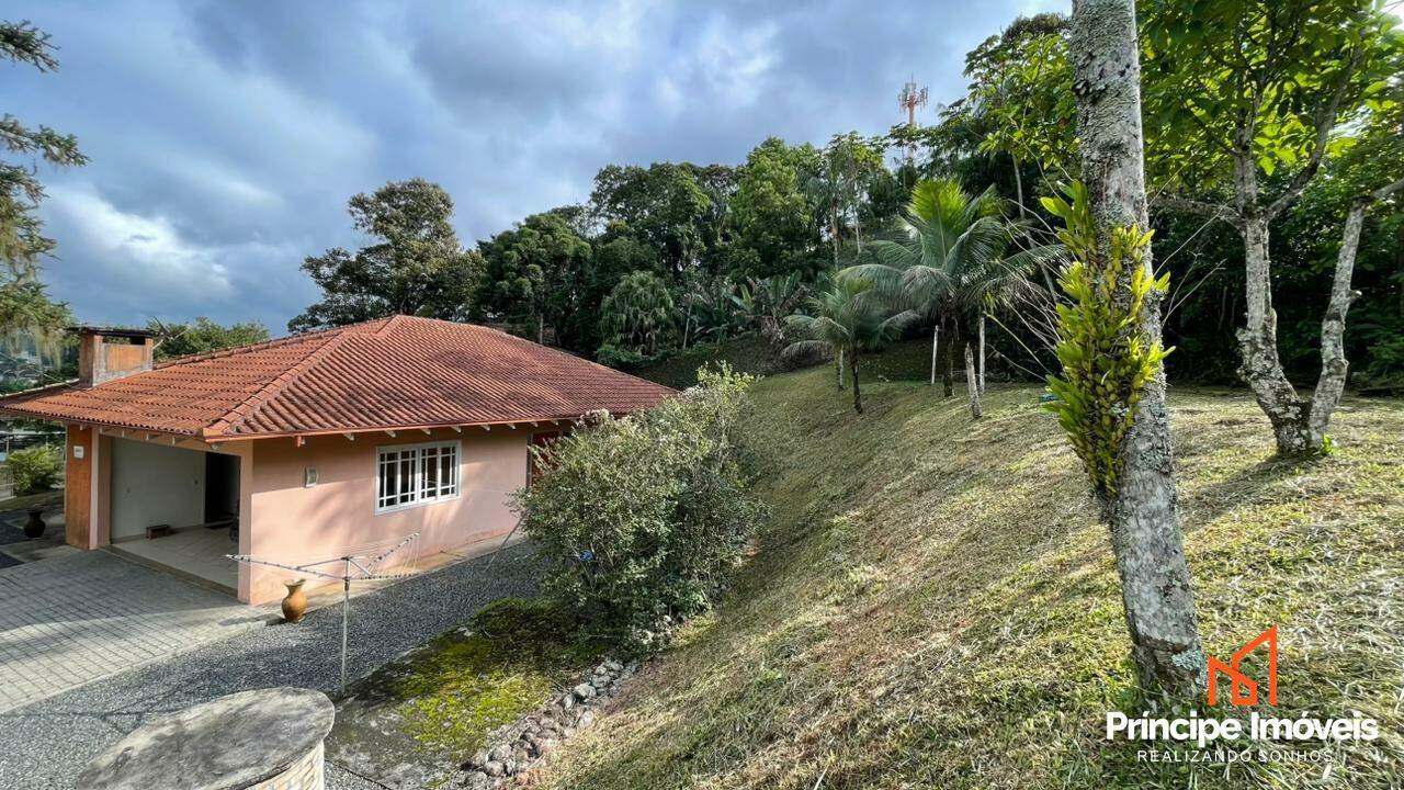 Casa à venda em Joinville, Floresta, 3 quartos: 