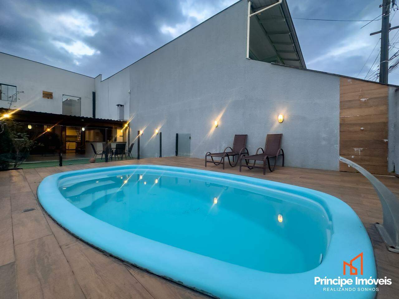 Casa à venda em Joinville, Boa Vista, 4 quartos: 
