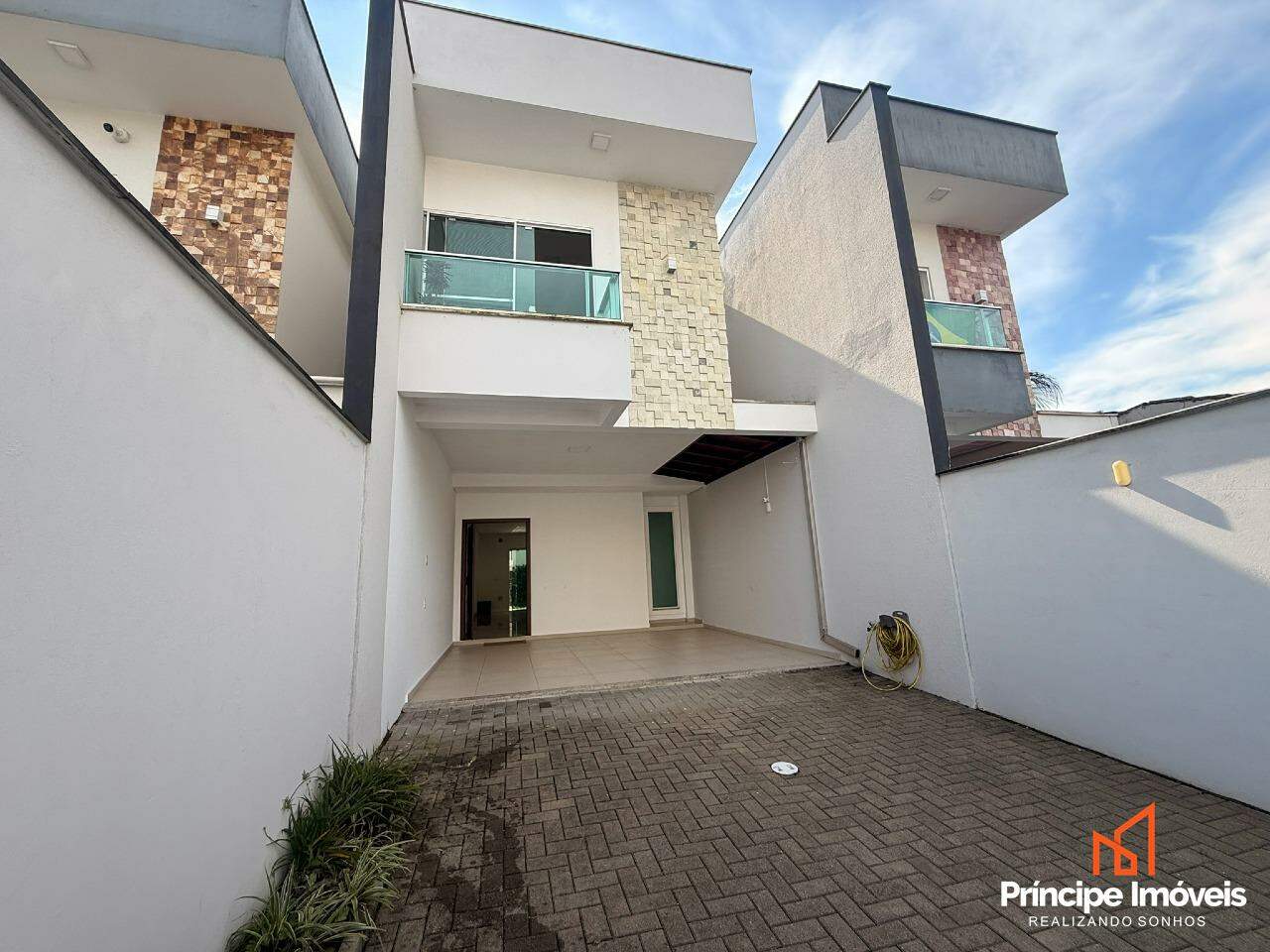Geminado à venda em Joinville, Saguaçu, 3 quartos: 