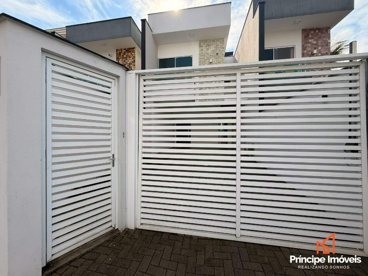Geminado à venda em Joinville, Saguaçu, 3 quartos: 