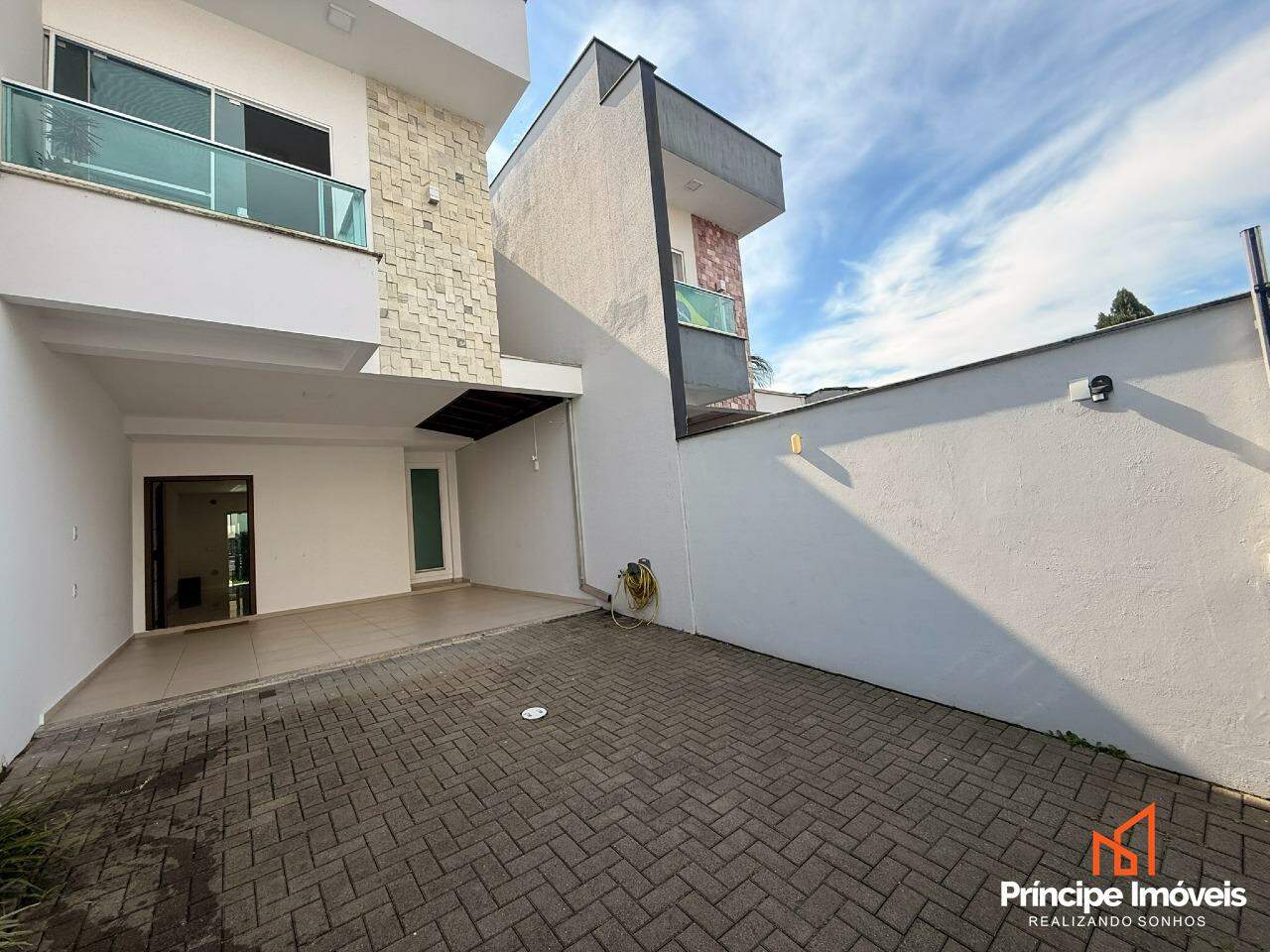 Geminado à venda em Joinville, Saguaçu, 3 quartos: 
