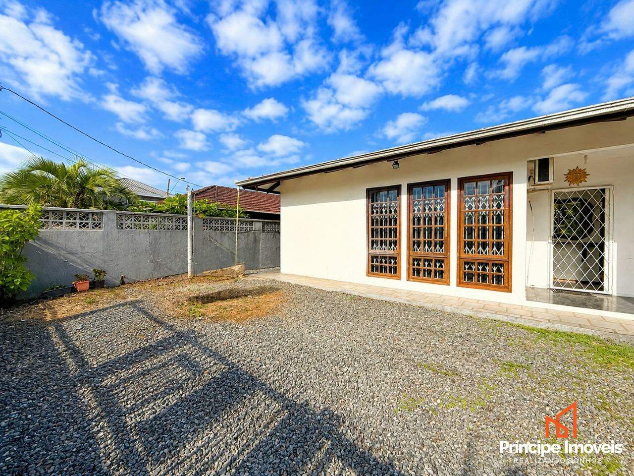 Casa à venda em Joinville, Guanabara, 3 quartos: 