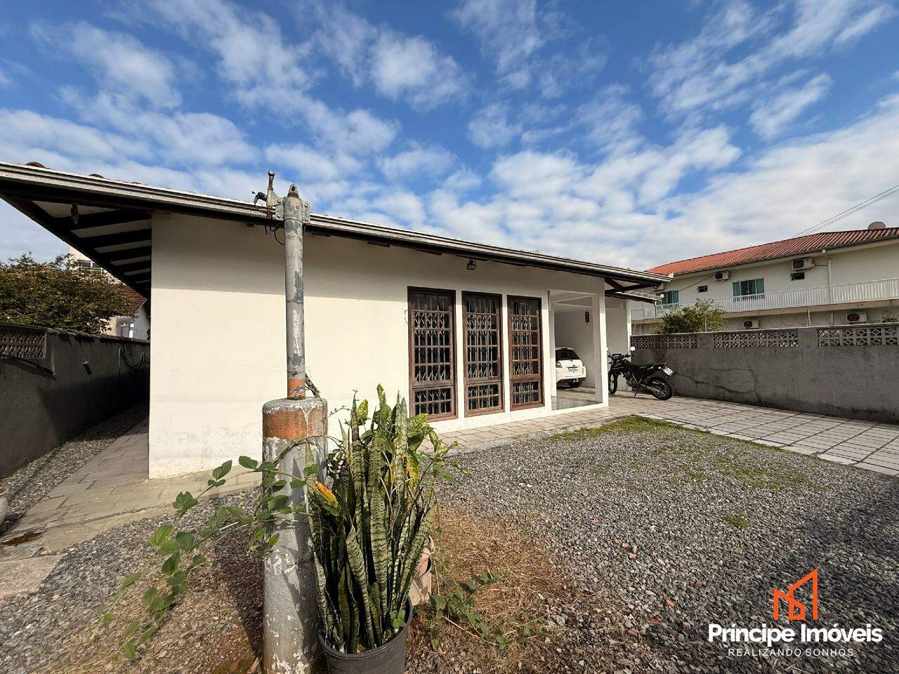 Casa à venda em Joinville, Guanabara, 3 quartos: 