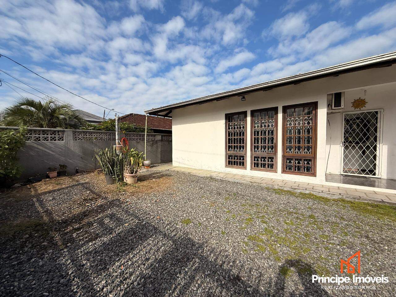 Casa à venda em Joinville, Guanabara, 3 quartos: 