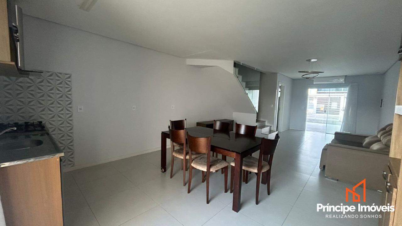 Geminado para aluguel em Joinville, Guanabara, 3 quartos: 
