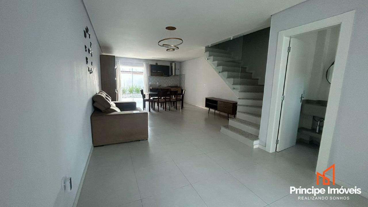 Geminado para aluguel em Joinville, Guanabara, 3 quartos: 