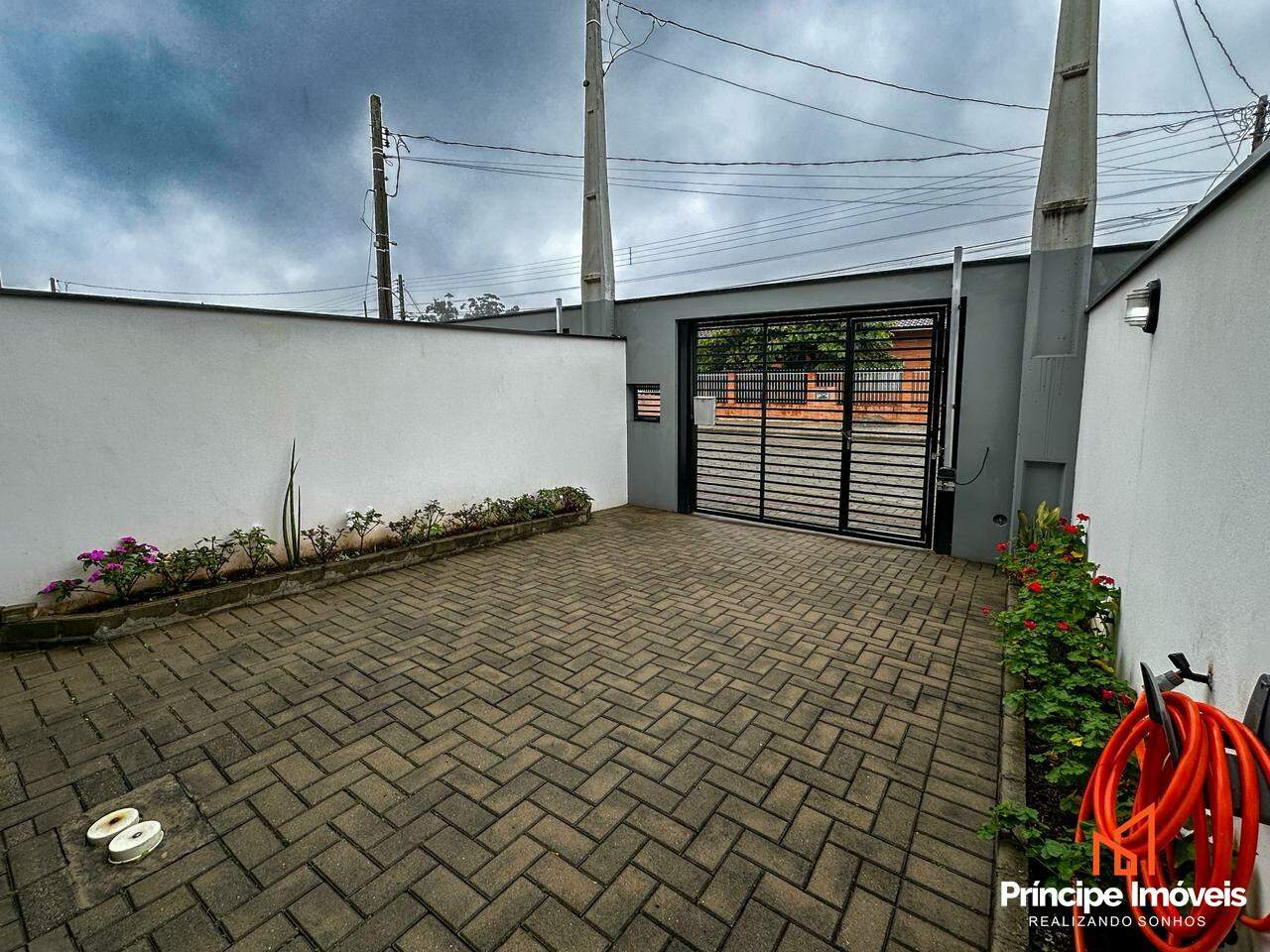 Geminado à venda em Joinville, Guanabara, 3 quartos: 