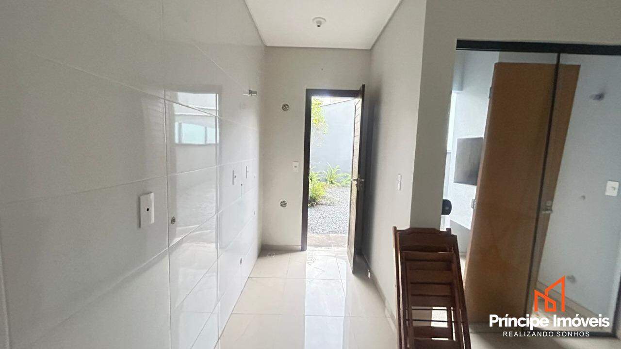 Casa para aluguel em Joinville, Iririú, 2 quartos: 