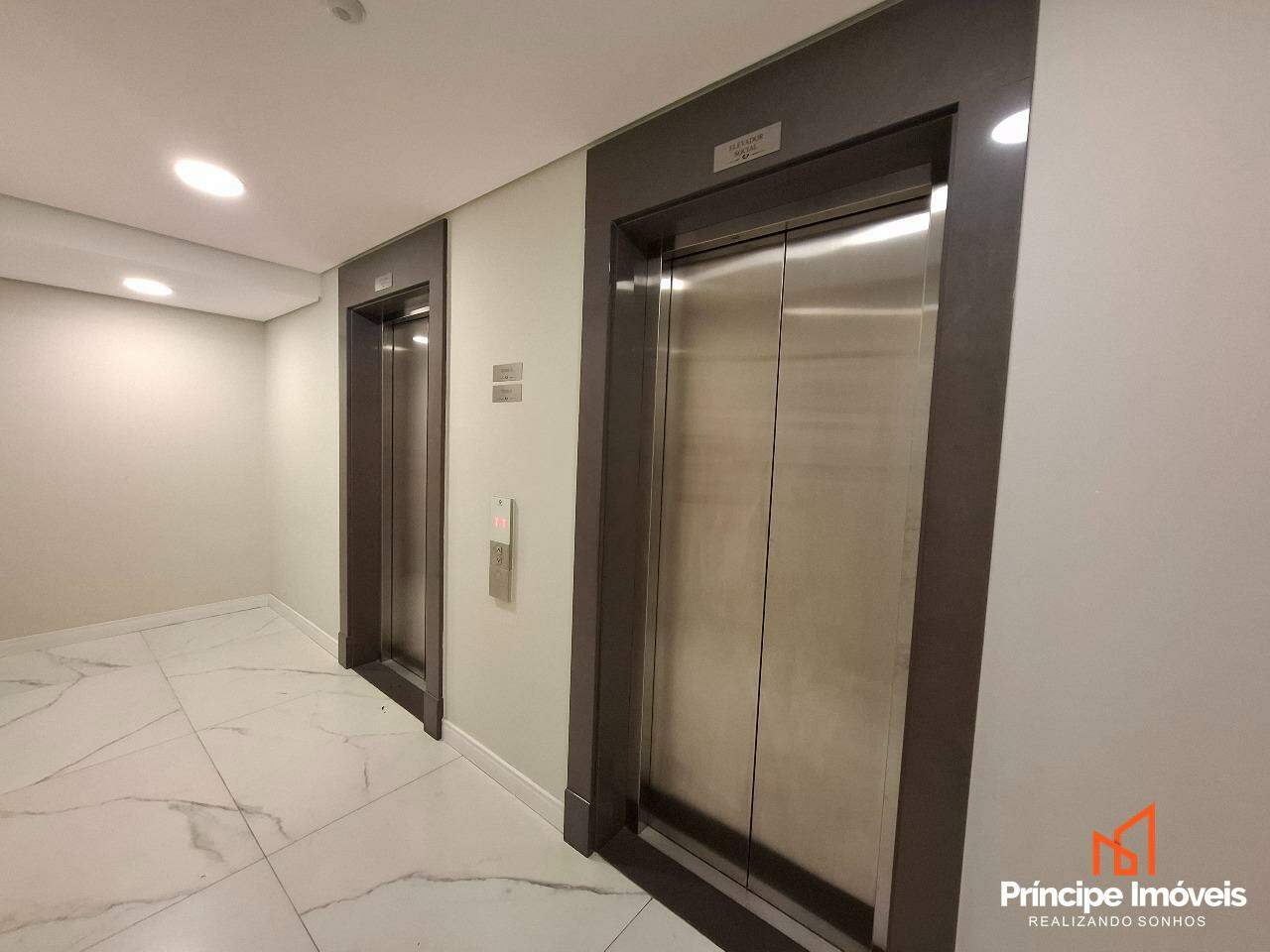 Apartamento à venda em Joinville, Centro, 2 quartos: 