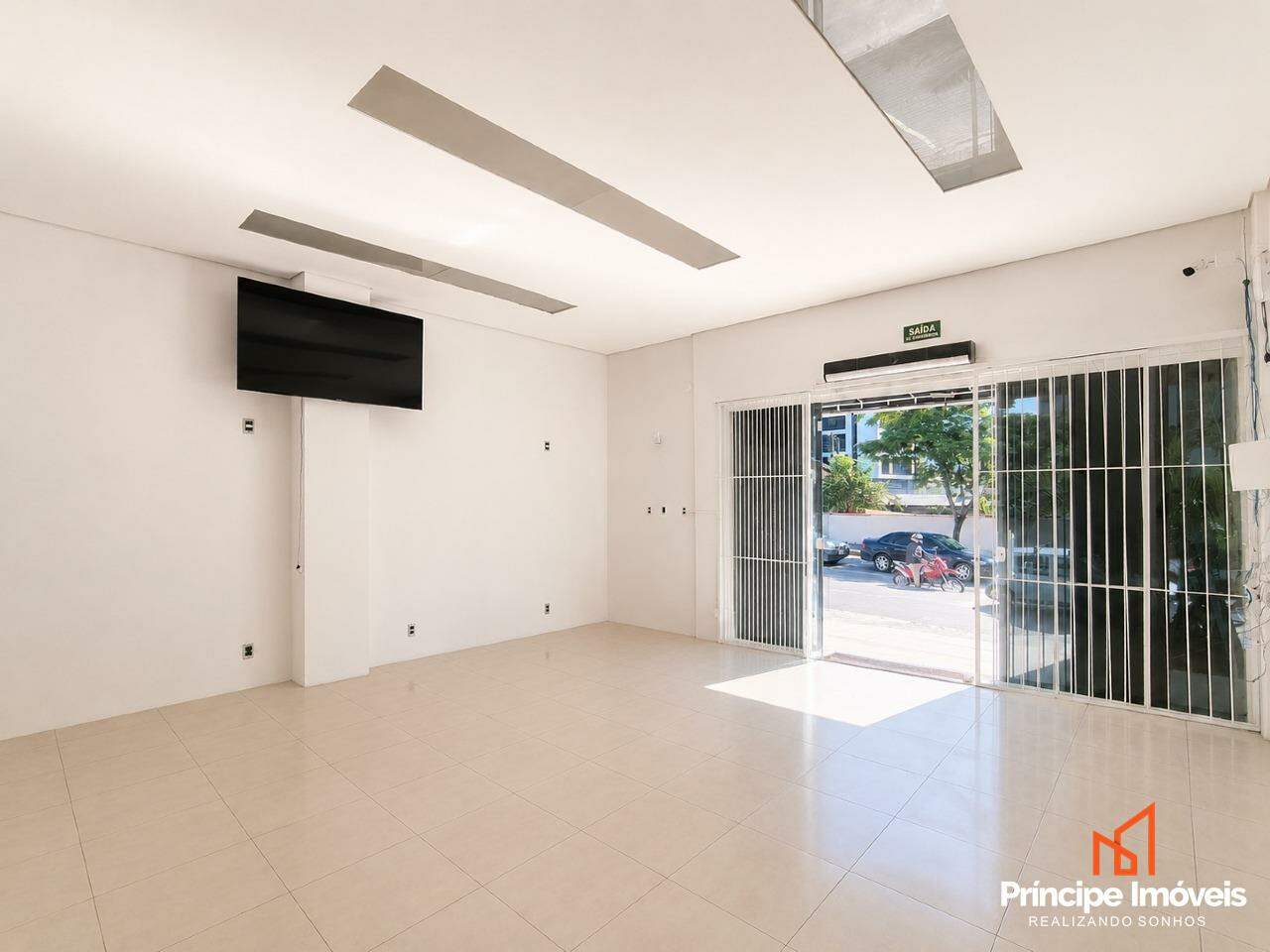 Sala comercial para aluguel em Joinville, Iririú, : 