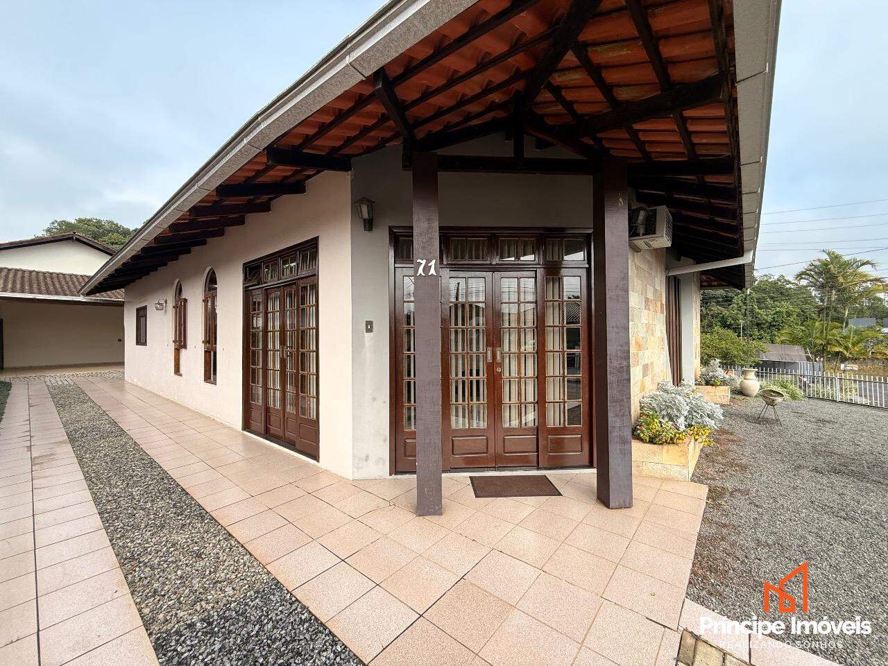 Casa à venda em Joinville, Glória, 3 quartos: 
