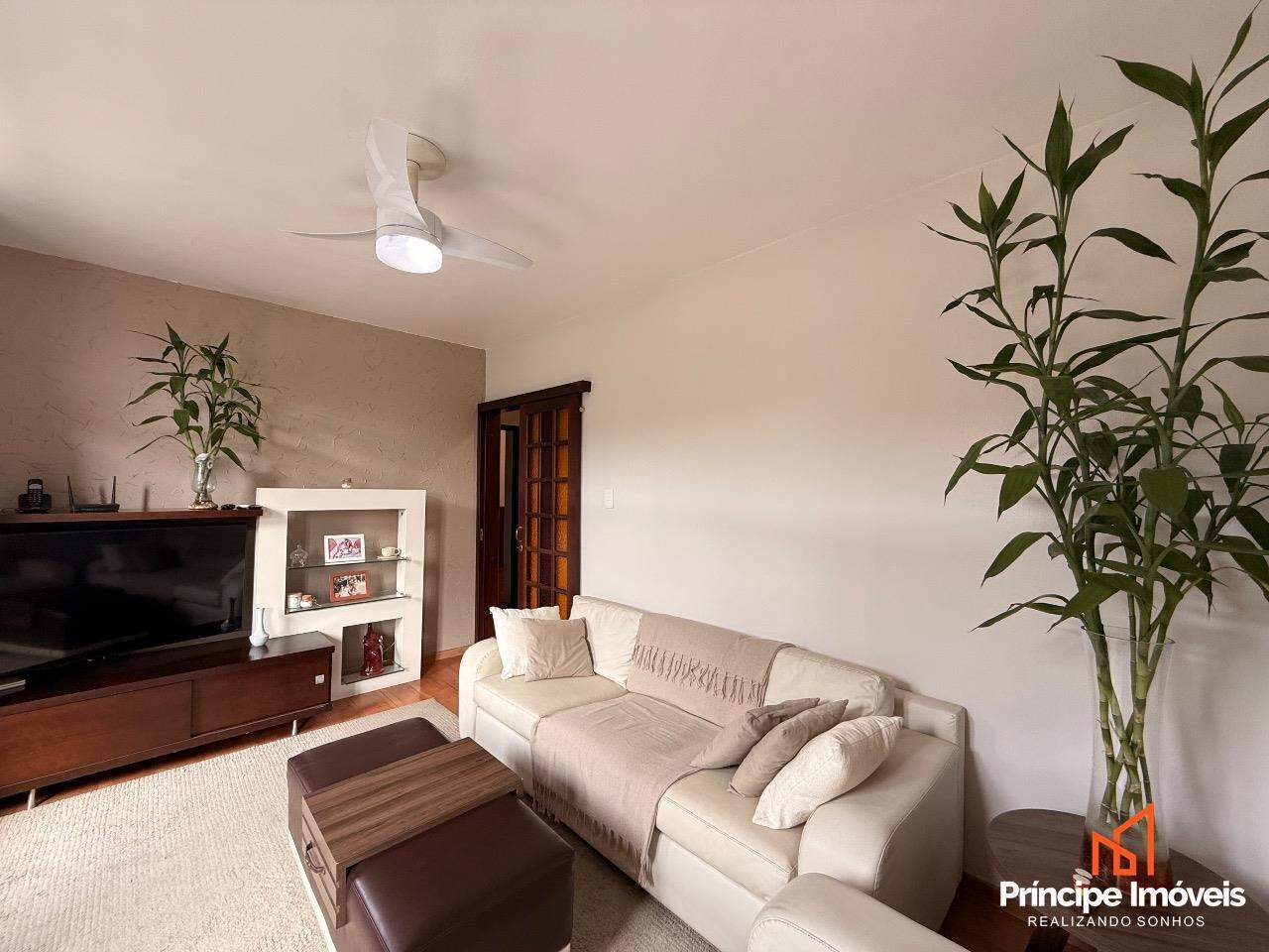 Casa à venda em Joinville, Glória, 3 quartos: 