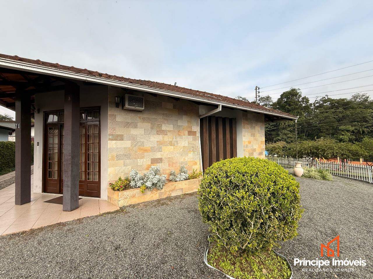 Casa à venda em Joinville, Glória, 3 quartos: 