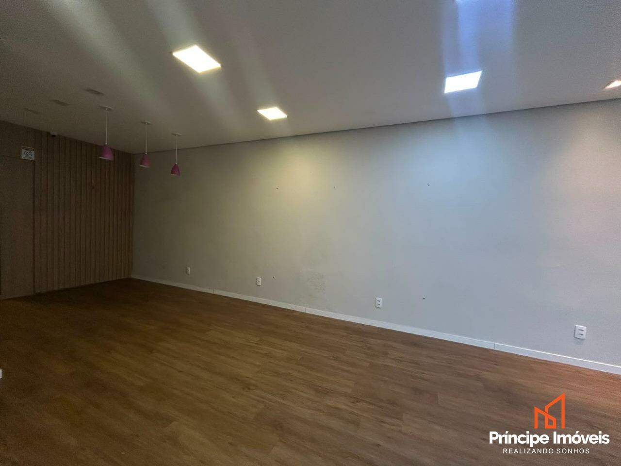 Sala comercial para aluguel em Joinville, Iririú, : 