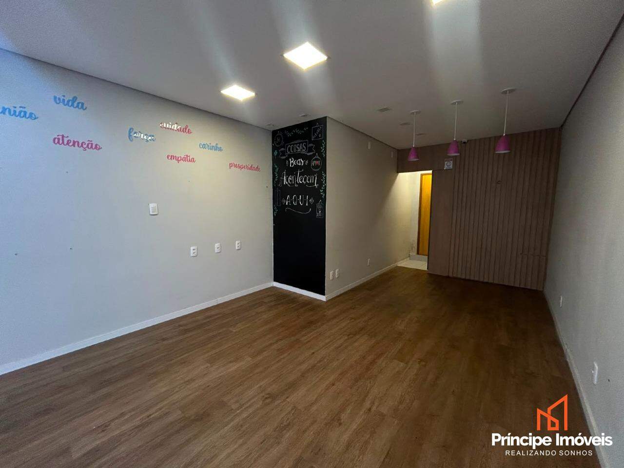 Sala comercial para aluguel em Joinville, Iririú, : 