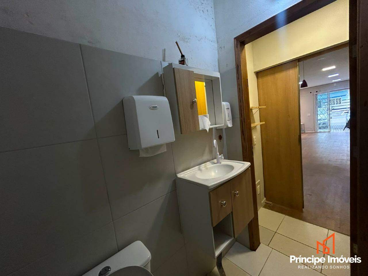Sala comercial para aluguel em Joinville, Iririú, : 