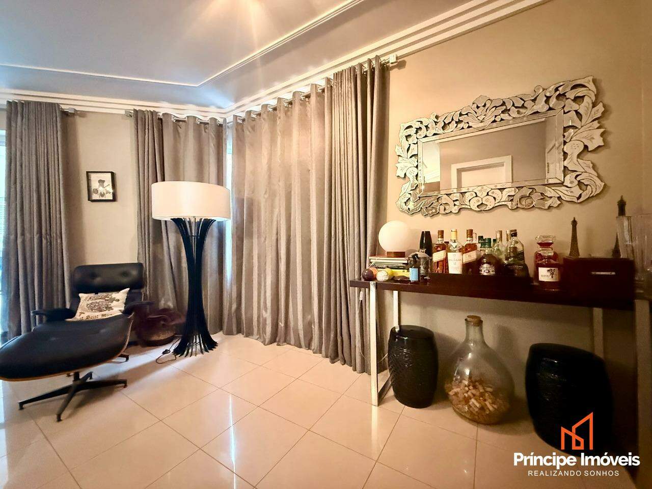 Apartamento à venda em Joinville, Atiradores, 4 quartos: 