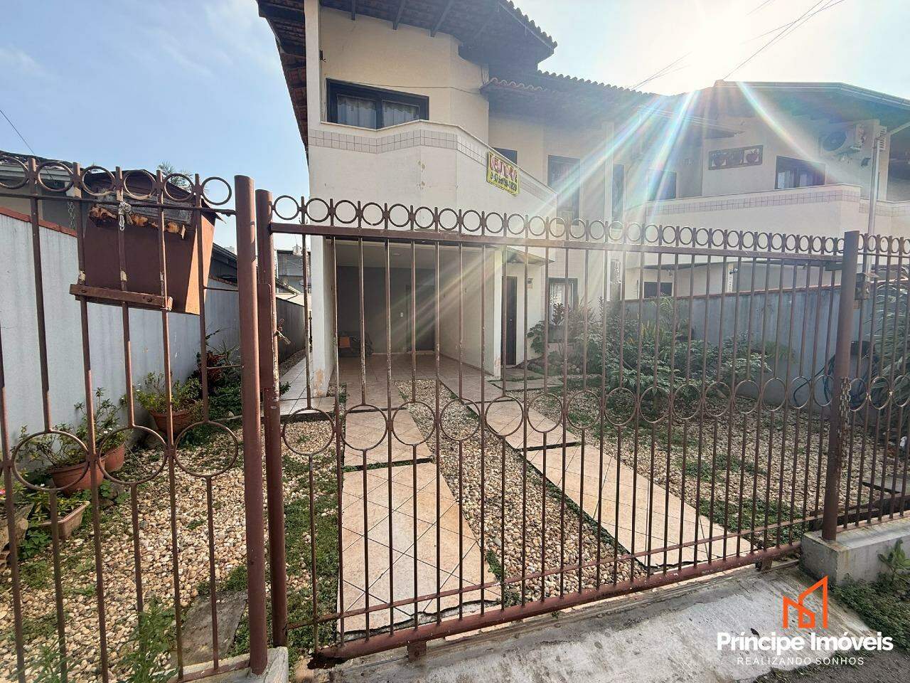 Geminado à venda em Joinville, Bucarein, 3 quartos: 