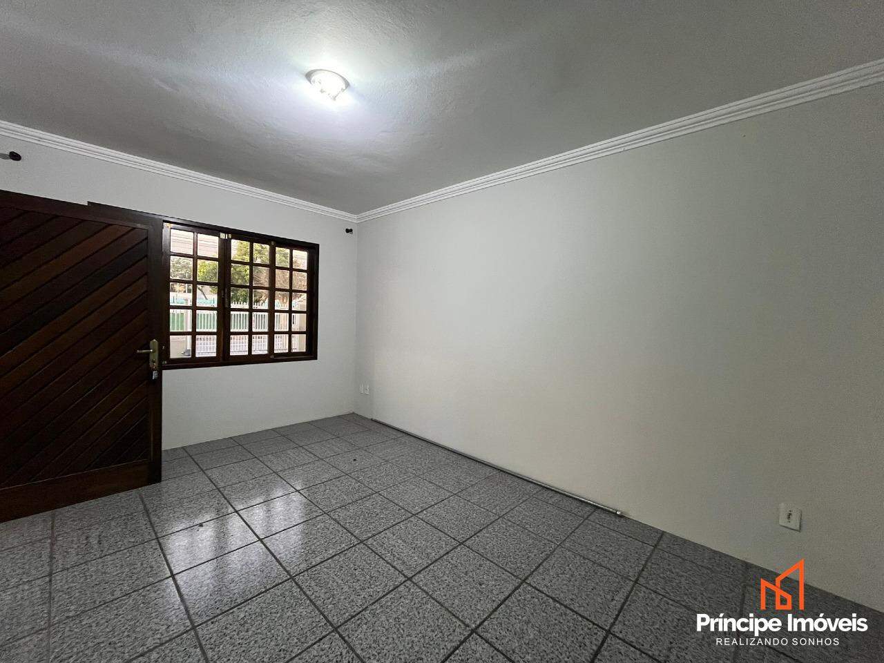 Casa à venda em Joinville, Saguaçu, 4 quartos: 