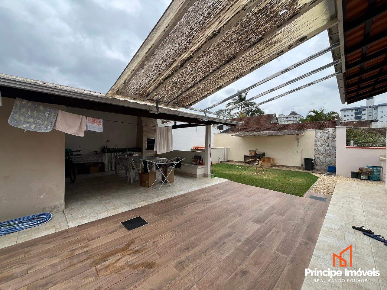 Casa à venda em Joinville, Bucarein, 3 quartos: 
