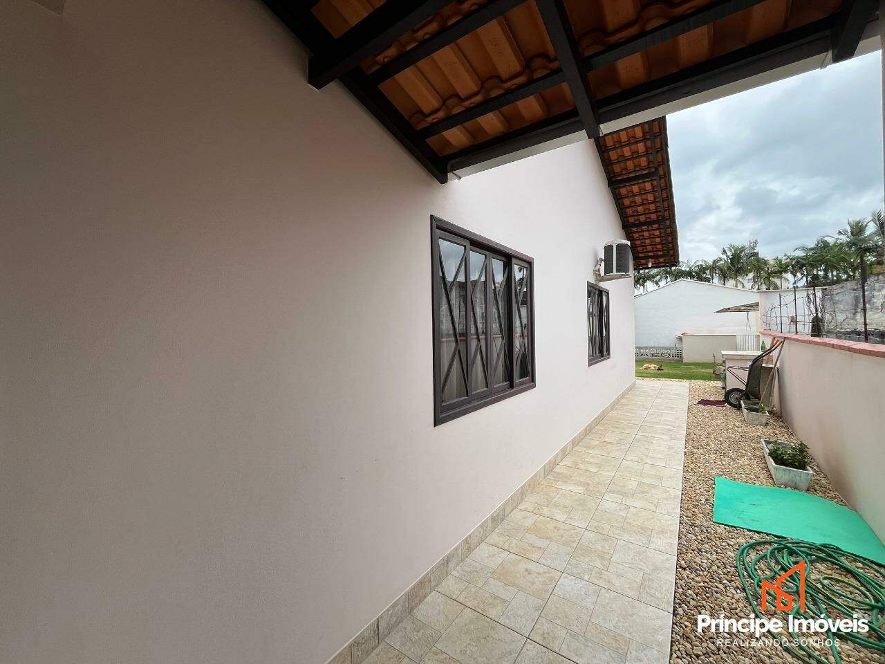 Casa à venda em Joinville, Bucarein, 3 quartos: 