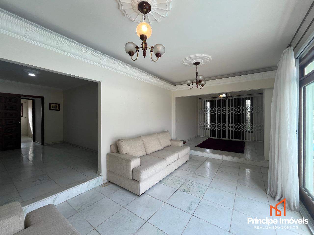 Casa à venda em Joinville, Floresta, 4 quartos: 