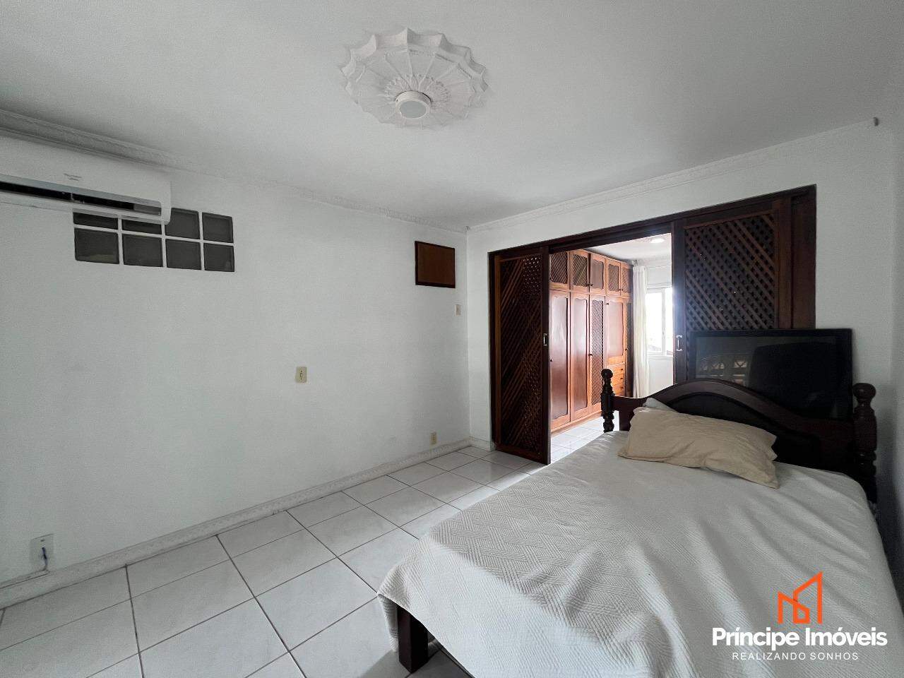 Casa à venda em Joinville, Floresta, 4 quartos: 