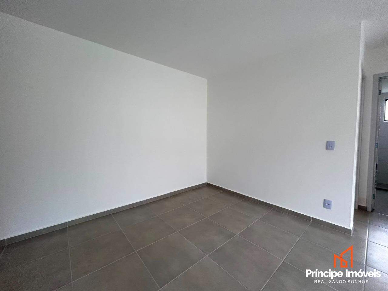 Apartamento para aluguel em Joinville, Paranaguamirim, 2 quartos: 