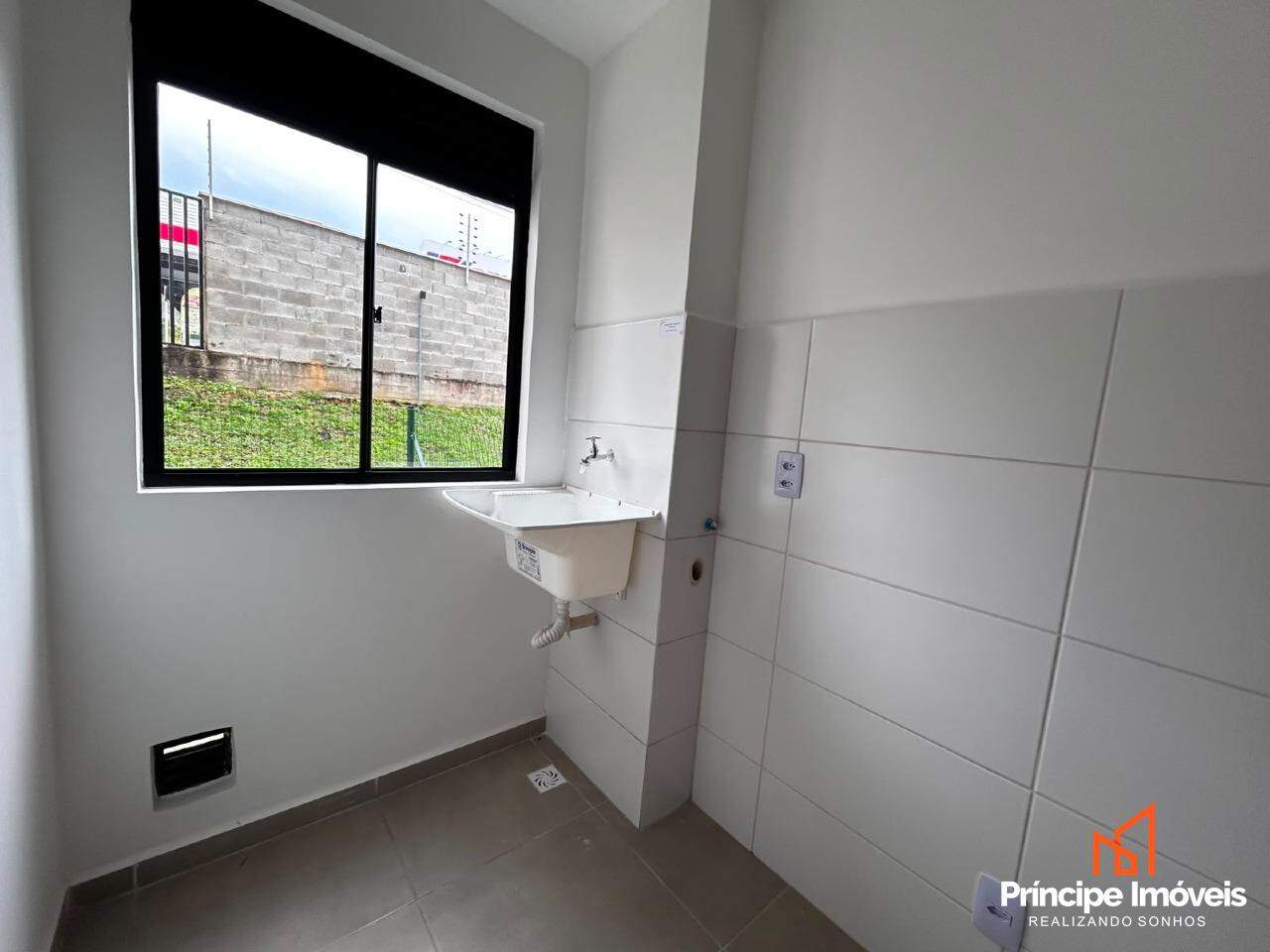 Apartamento para aluguel em Joinville, Paranaguamirim, 2 quartos: 