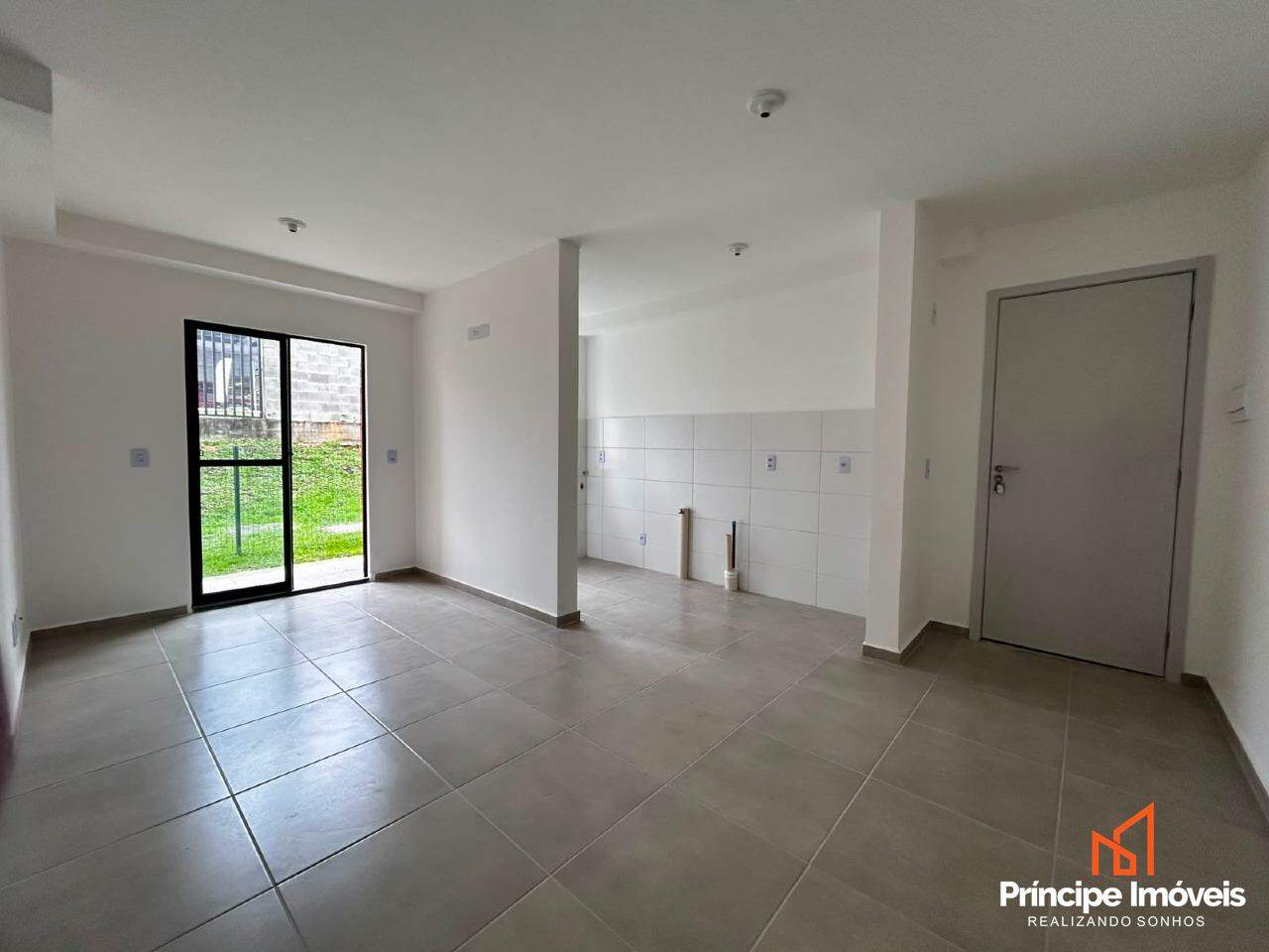Apartamento para aluguel em Joinville, Paranaguamirim, 2 quartos: 