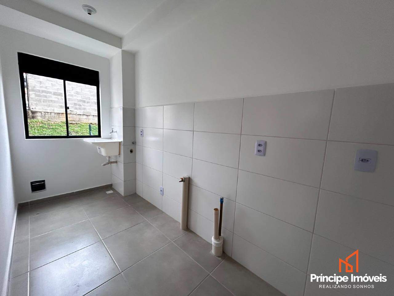 Apartamento para aluguel em Joinville, Paranaguamirim, 2 quartos: 