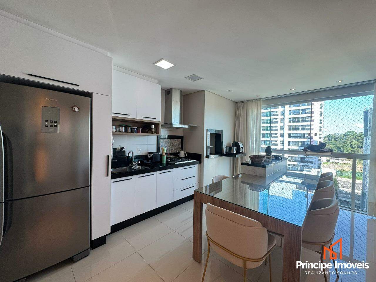 Apartamento à venda em Joinville, Centro, 3 quartos: 