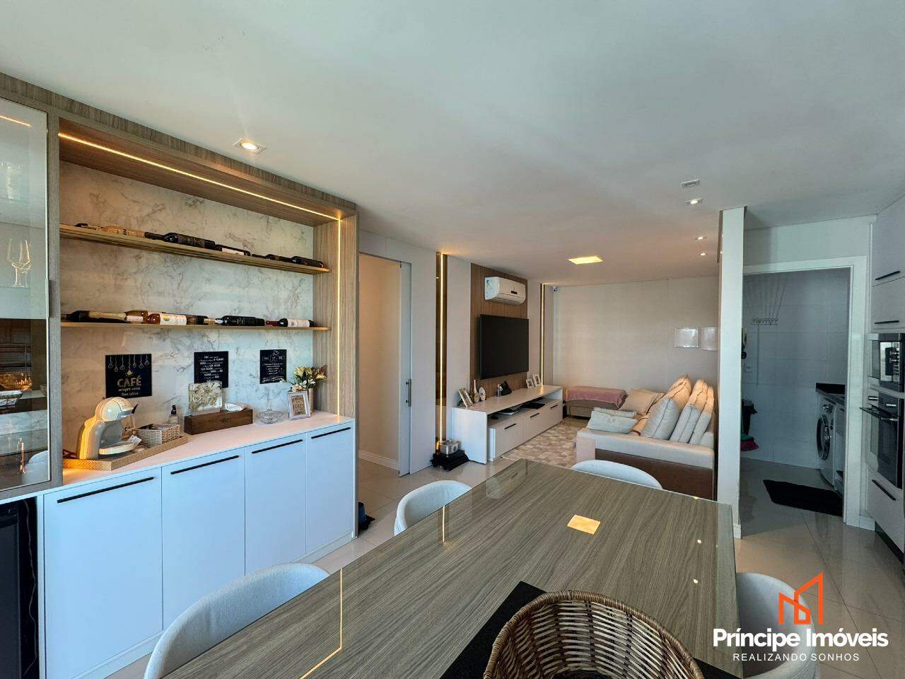 Apartamento à venda em Joinville, Centro, 3 quartos: 
