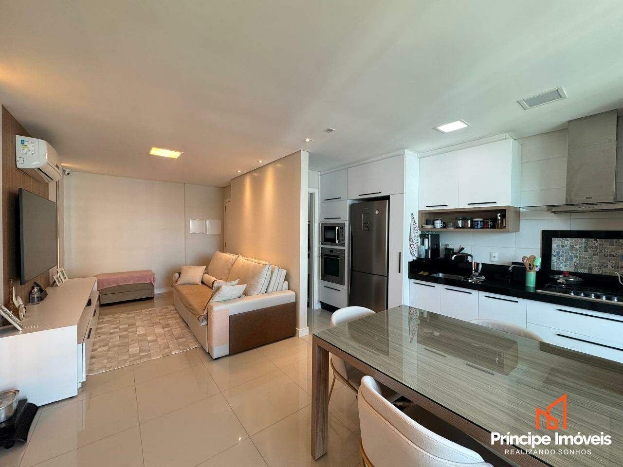 Apartamento à venda em Joinville, Centro, 3 quartos: 
