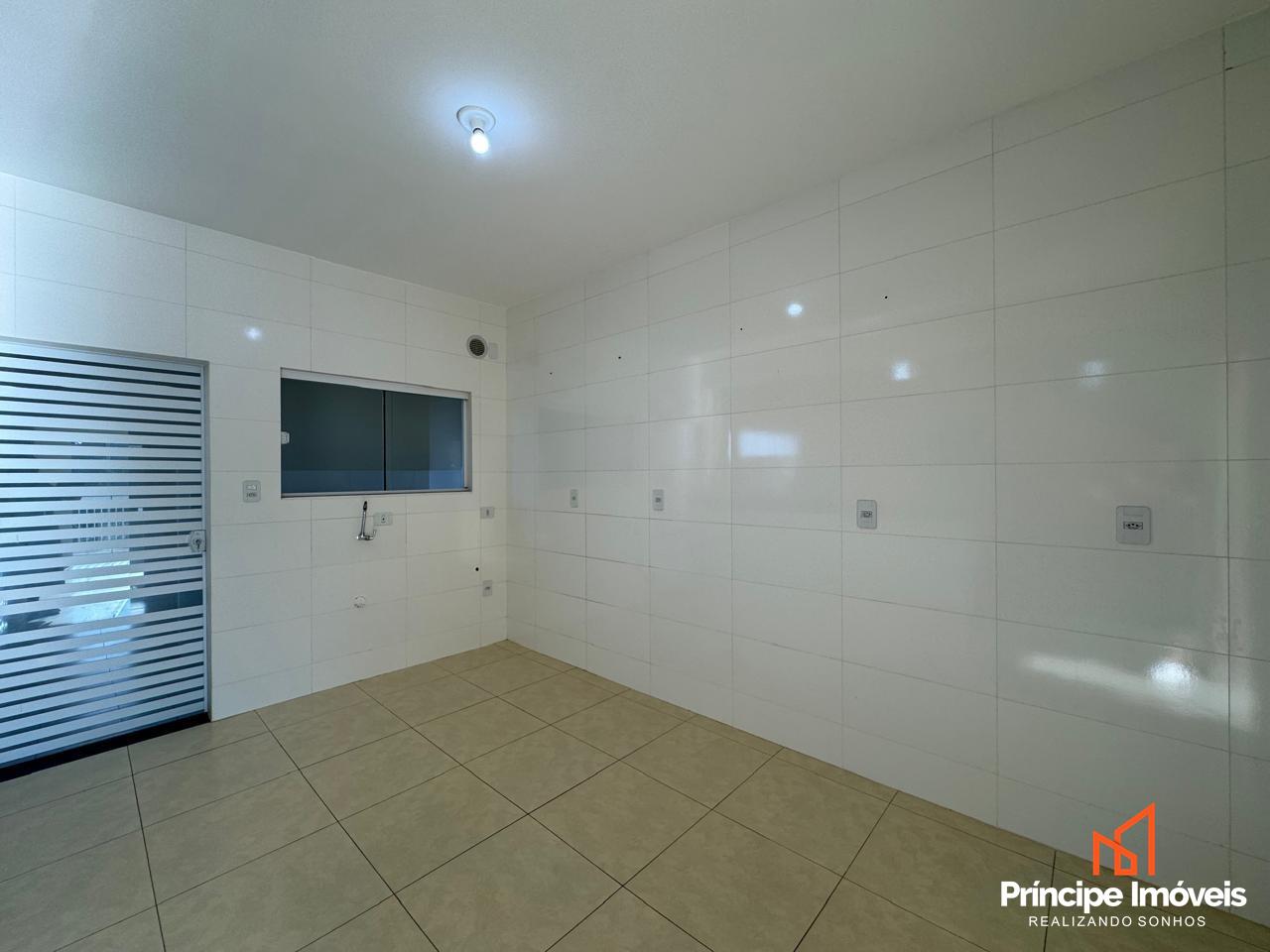 Casa para aluguel em Joinville, Iririú, 2 quartos: 