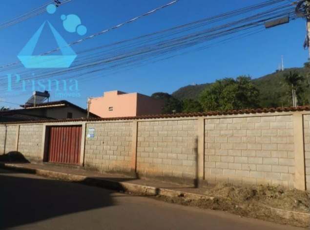 Lote/Área para aluguel no Sagrada Família: 