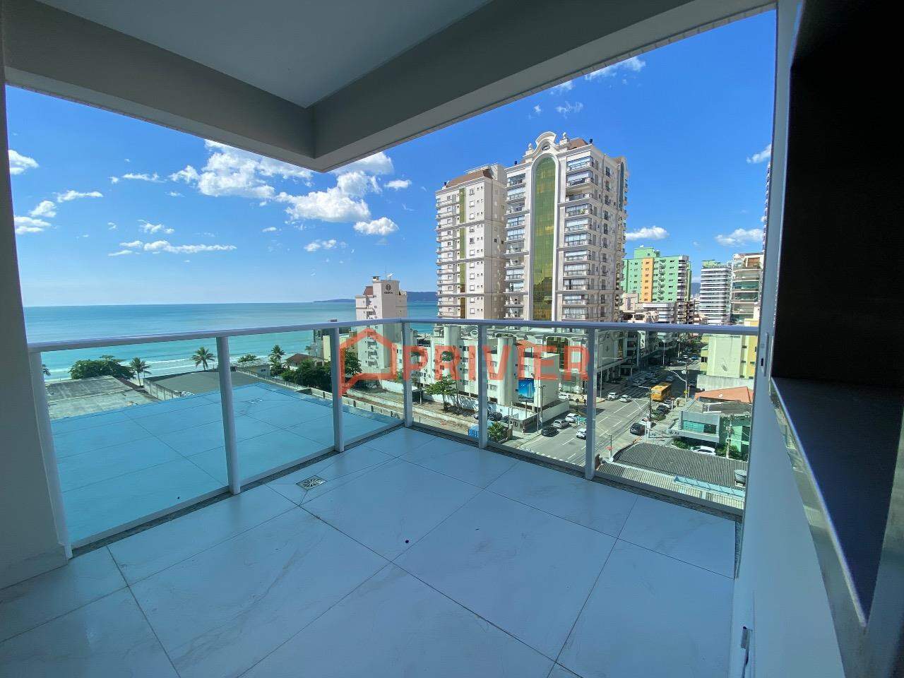 Apartamento de 175m² no bairro Meia praia, em Itapema | Eu Corretor