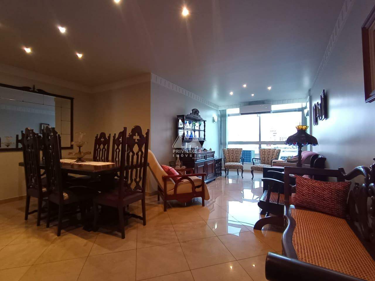 Apartamento à venda em Avenida Melo Matos ** — 3 quartos