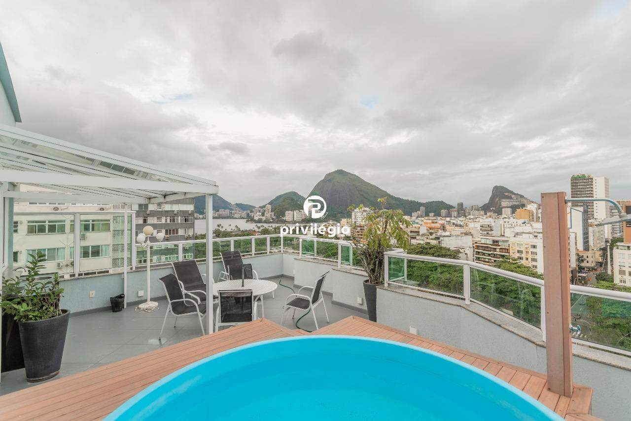 Cobertura duplex à venda em Avenida Borges de Medeiros, Leblon — 3 quartos