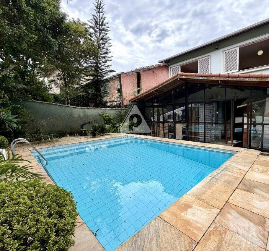 Casa duplex à venda em Rua Papa Pio XII, Jardim Cascata — 3 quartos
