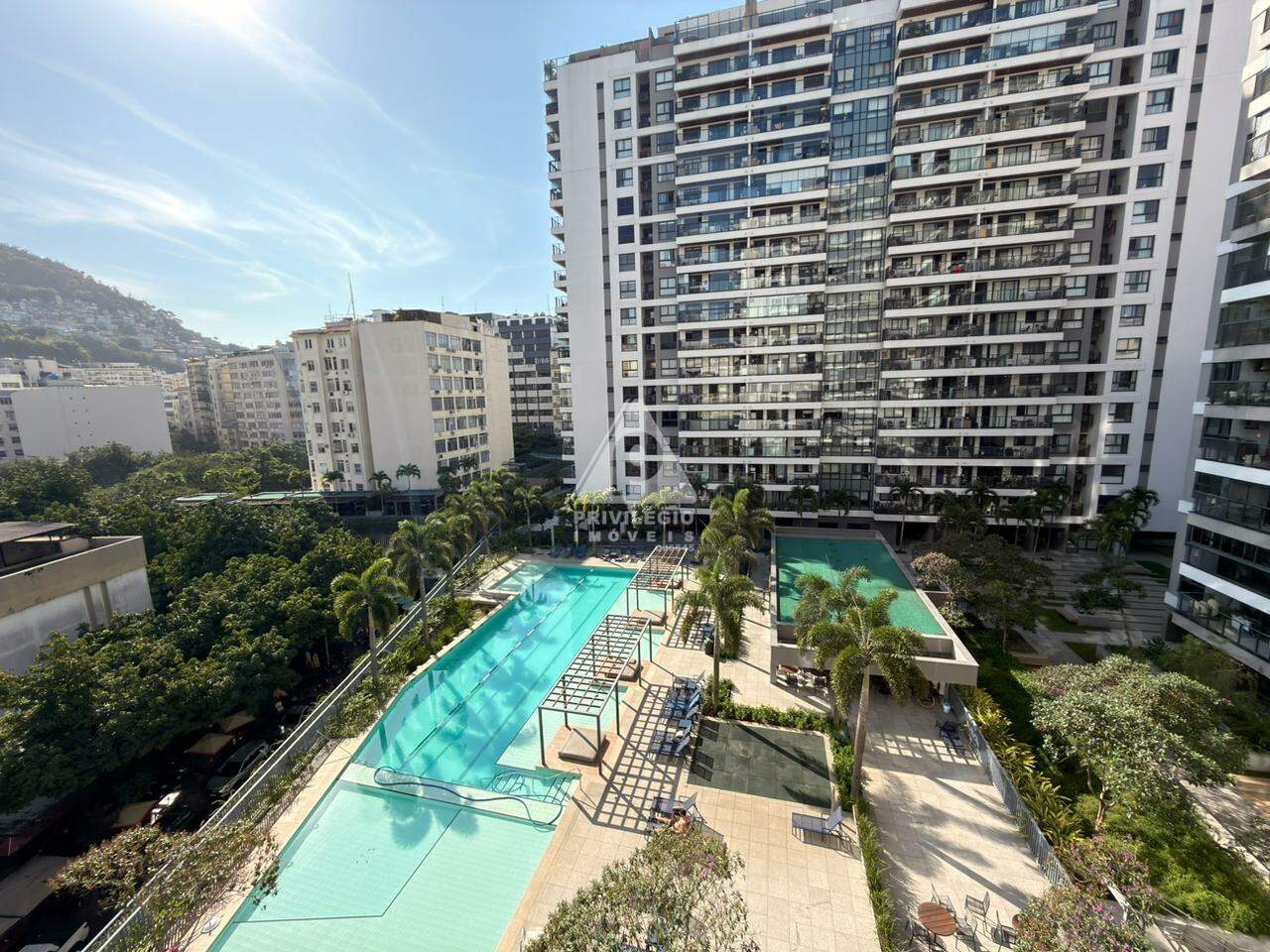 Apartamento à venda em Rua do Pinheiro ** — 3 quartos