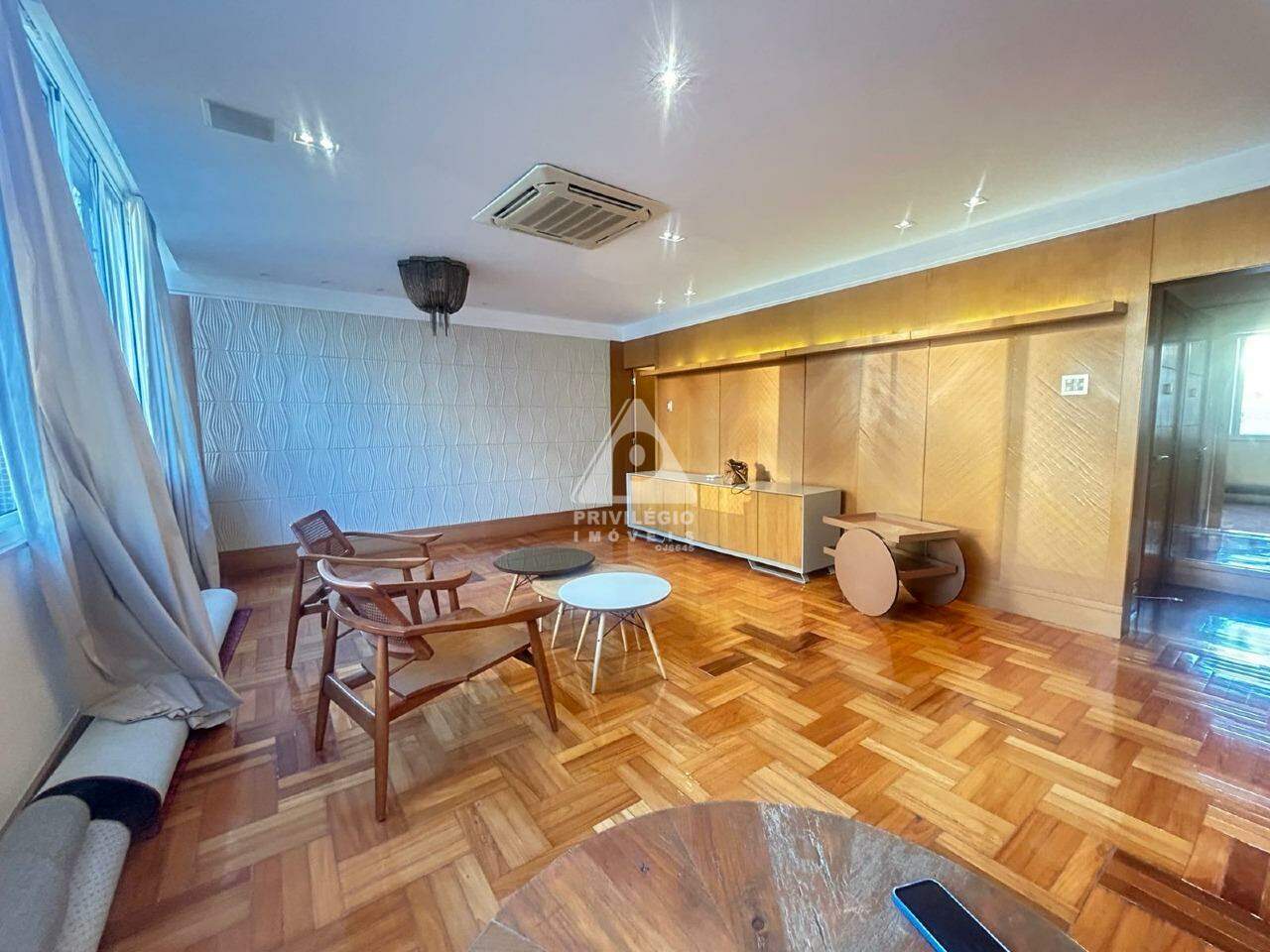 Apartamento à venda em Rua Leopoldo Miguez, Copacabana — 3 quartos