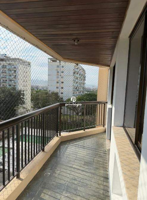 Apartamento à venda em Rua Carlos Oswald, BARRA DA TIJUCA — 3 quartos