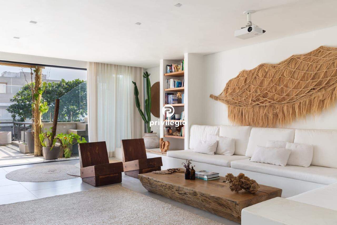 Cobertura duplex à venda em Rua General Ivan Raposo, BARRA DA TIJUCA — 3 quartos