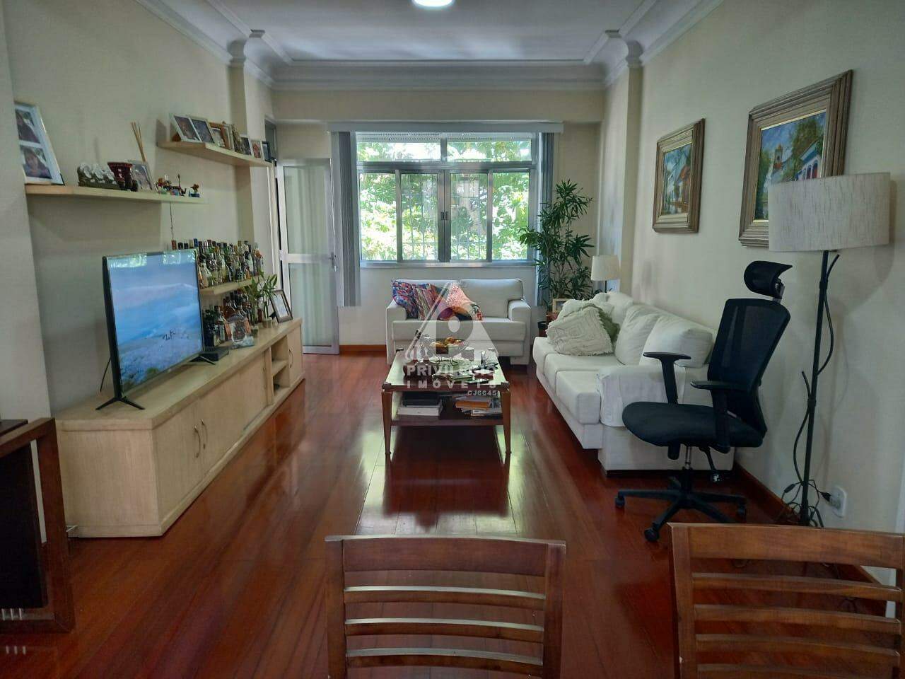 Apartamento à venda em Rua Miguel Lemos ** — 3 quartos