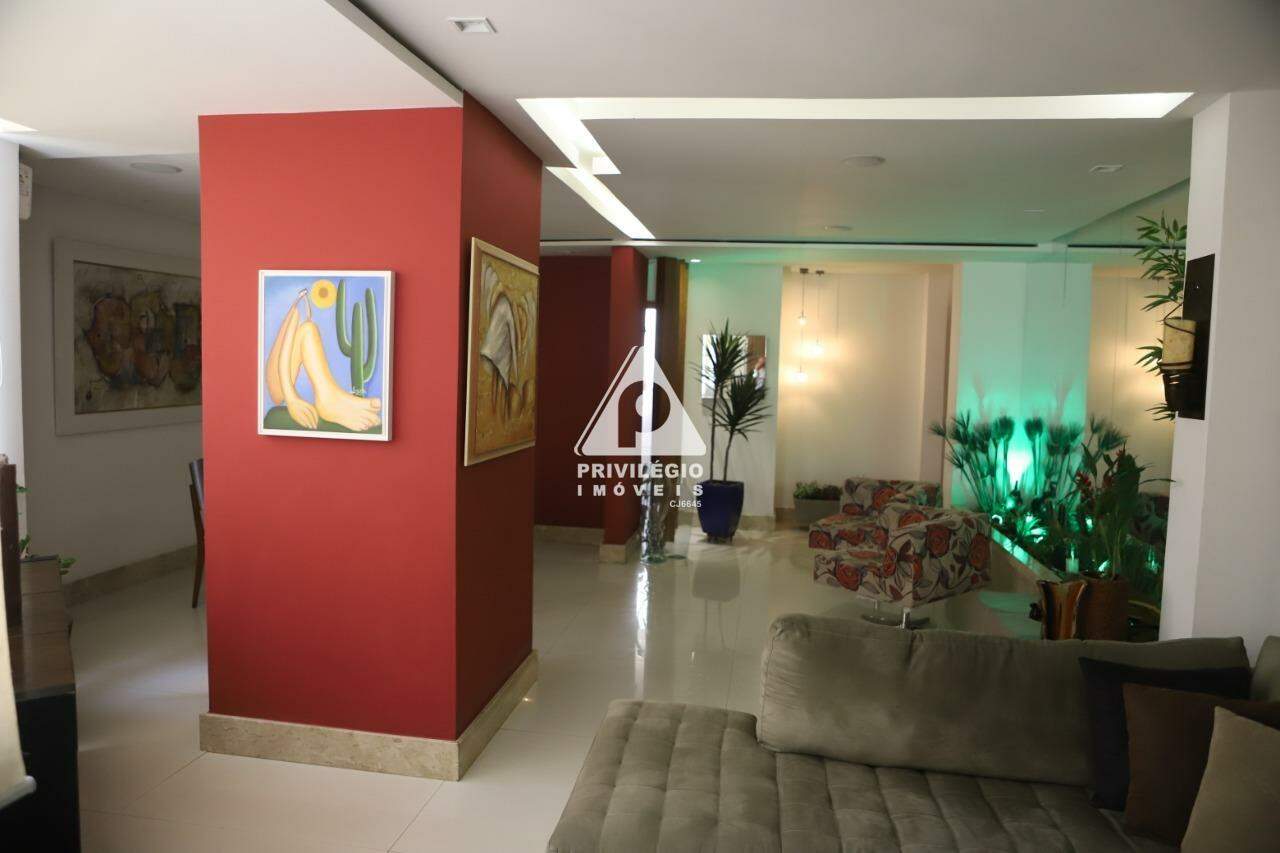 Apartamento à venda em Avenida Nossa Senhora de Copacabana **** — 3 quartos